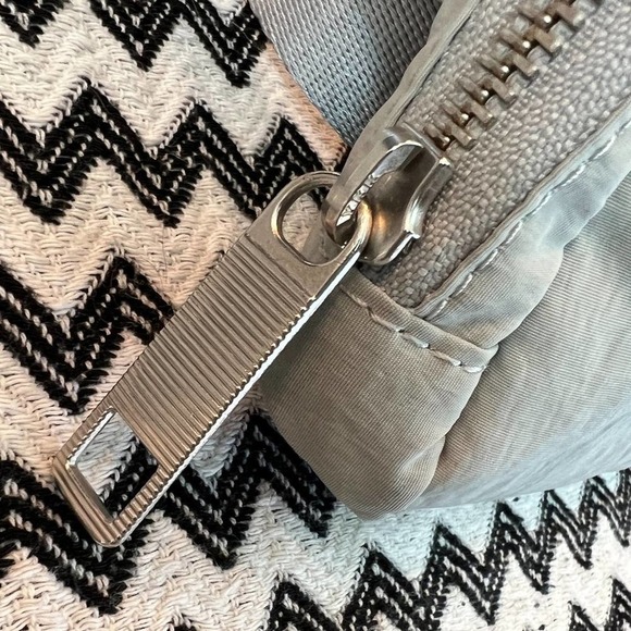 NWT Seal Grey lululemon Everywhere Belt Bag EBB 1L FAST SHIP - Picture 4 of 13